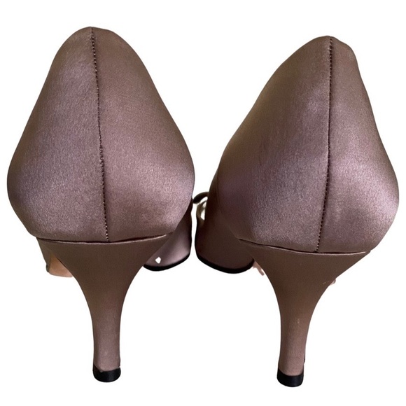 Alan Pinkus - Open Toe Satin Shoe - Satin Rose Detail – Size 9 - Muted Lilac - Picture 4 of 11